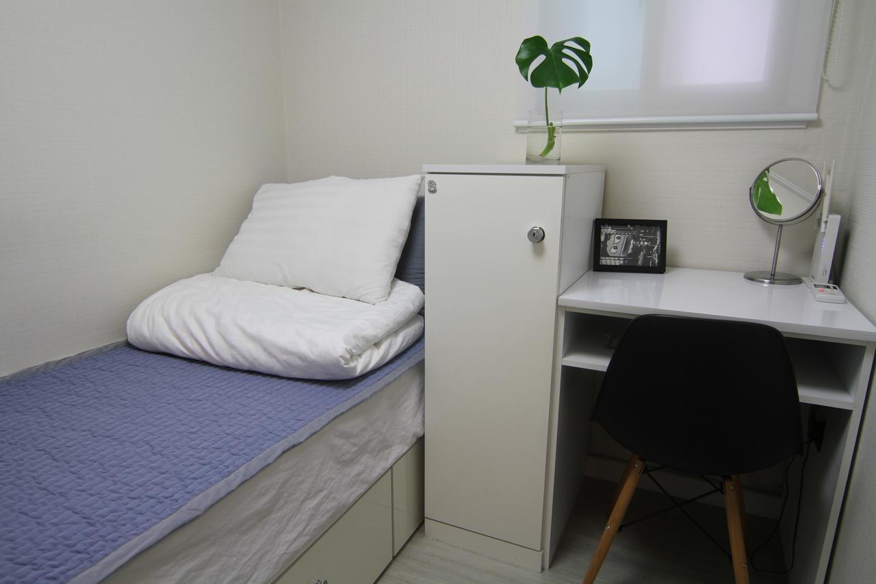 Mathilda Wisma tamu 2*